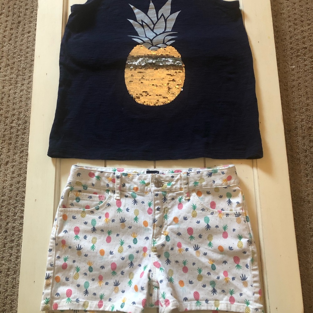 Girls Gap shorts and shirt. Like new.